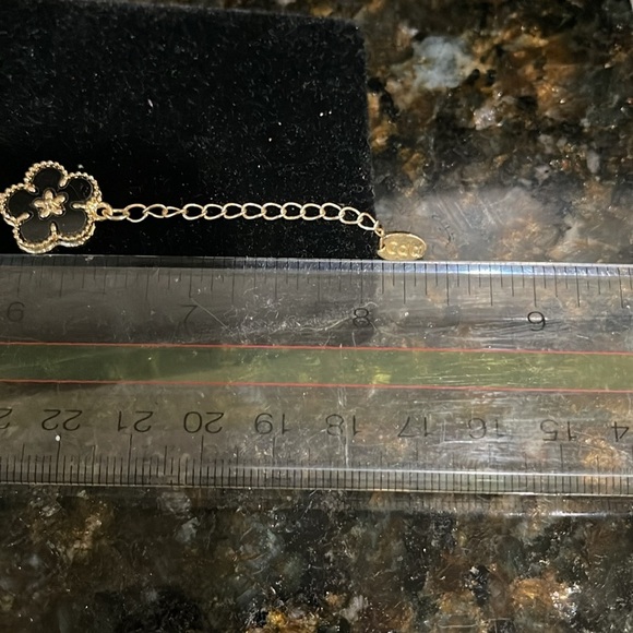 Beautiful flower black enamel 5 petals bracelet in gold-tone fashion - Picture 11 of 13